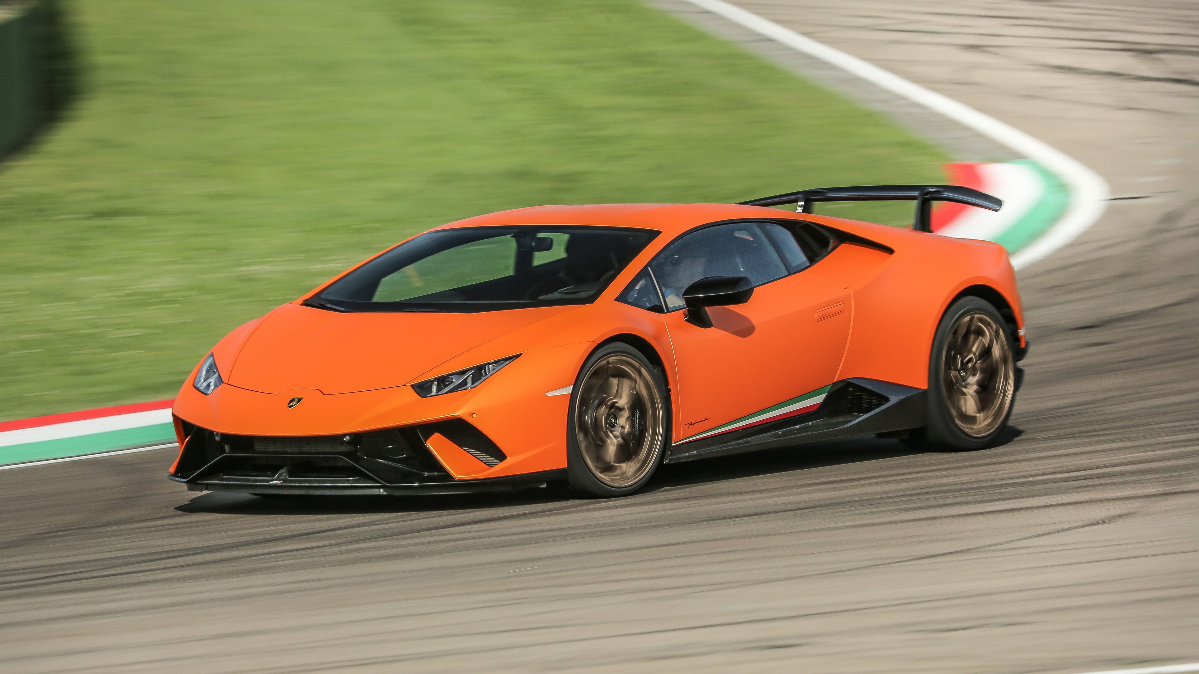 Huracan Performante