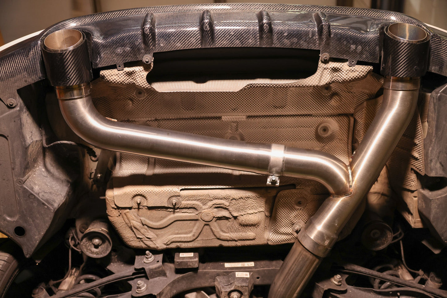 B58 DUAL EXIT RACE EXHAUST