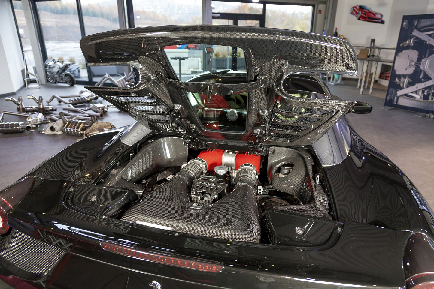 Ferrari 458 Spider - Carbon Fiber + Glass Bonnet