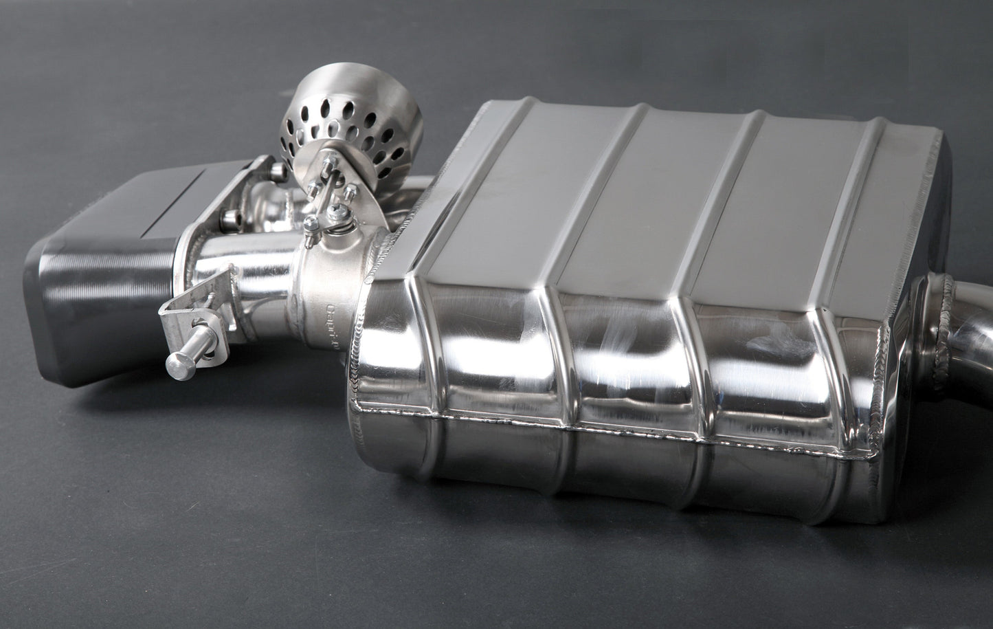 BMW 650i (F12/F13/F06) - ECE Valved Mufflers with Ceramic Tips (CES3)