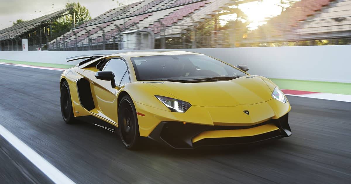 Aventador SV